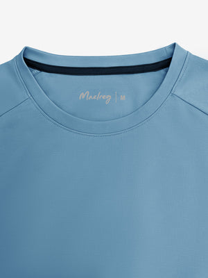 Collar detail close-up in light blue of men's short sleeve slim fit roma knit t-shirt.